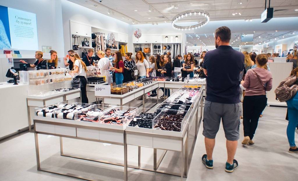 Как увеличить средний чек — стойка у кассы