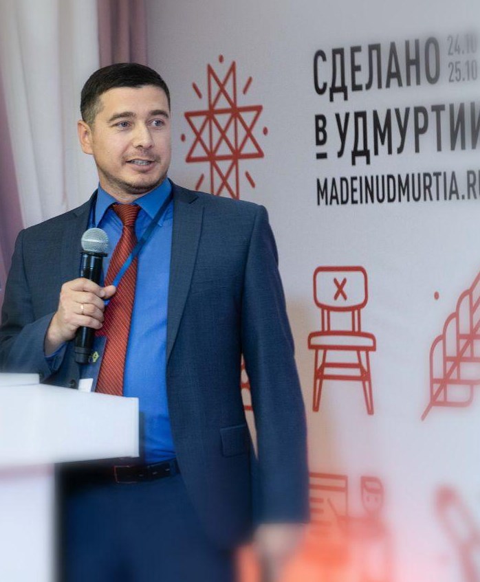 Максим Абызов